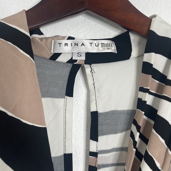 Trina Turk size Small Giselle Abstract Zebra Romper - Picture 4 of 7